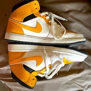 Nike Air Jordan 1 Mid 9.5 mens university gold lace up athletic shoes